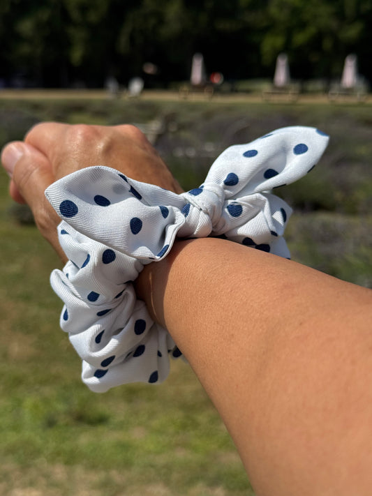 Scrunchie Chouchou à boucle blanc pois mariné